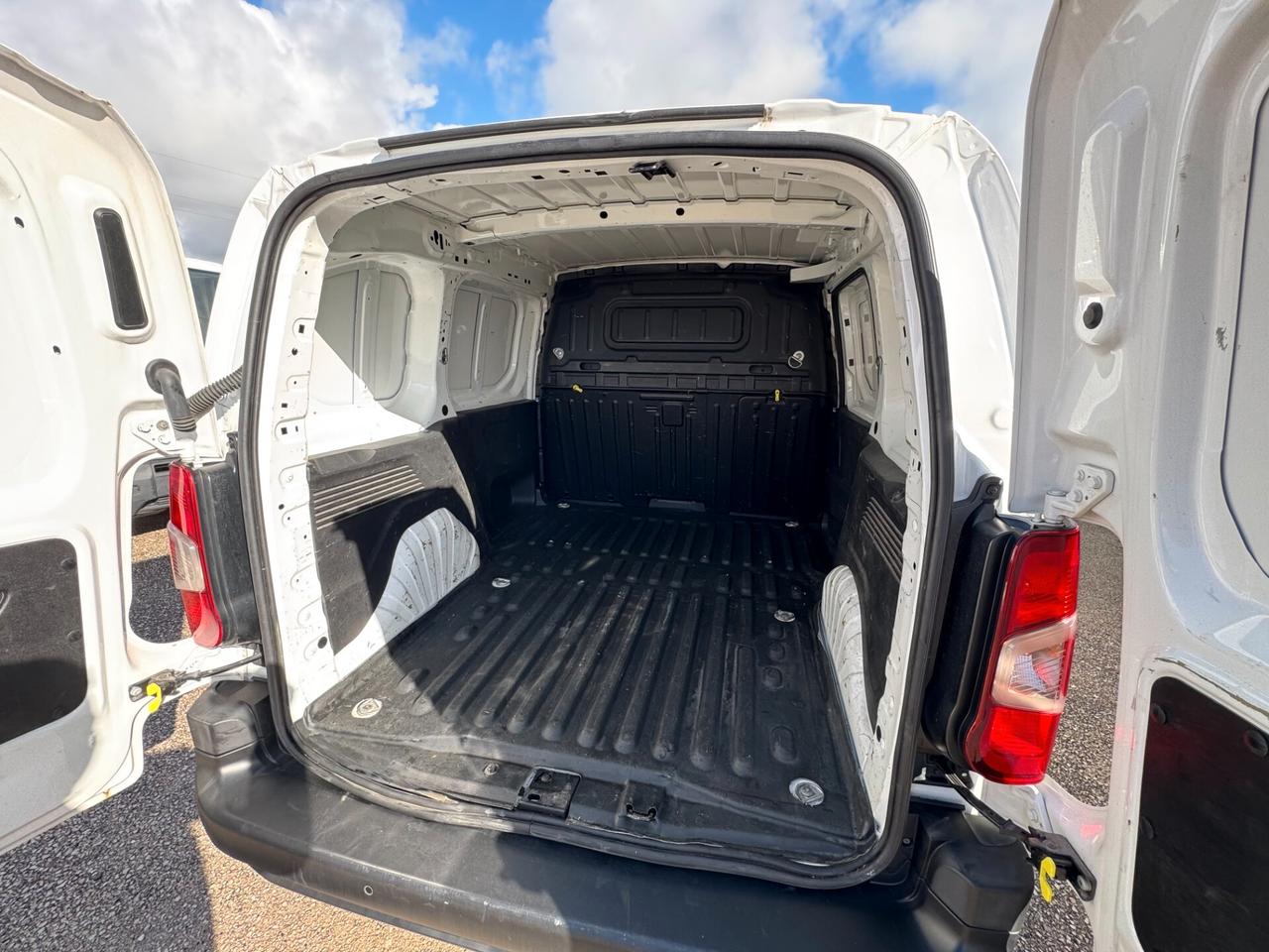 OPEL COMBO CARGO 3 POSTI - 1.5 Diesel 100 CV - FURGONE