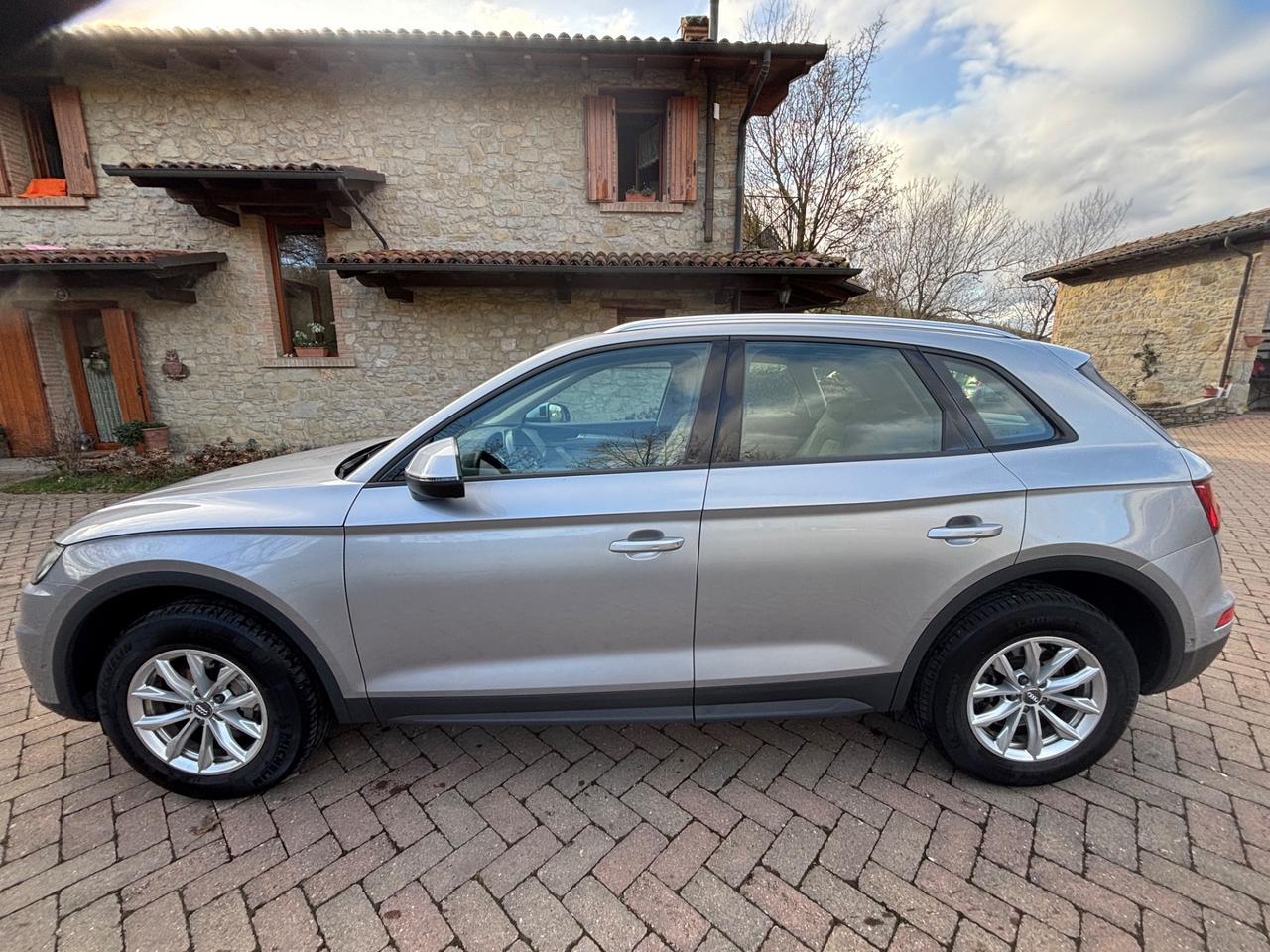 Audi Q5 40 TDI quattro S tronic Business