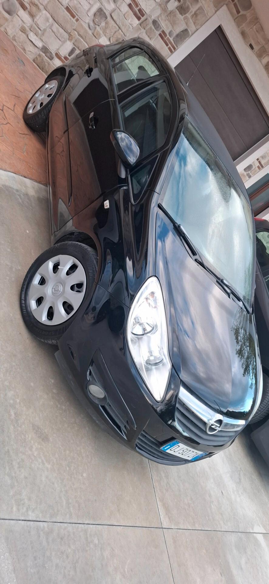 Opel Corsa 1.2 5 porte Cosmo