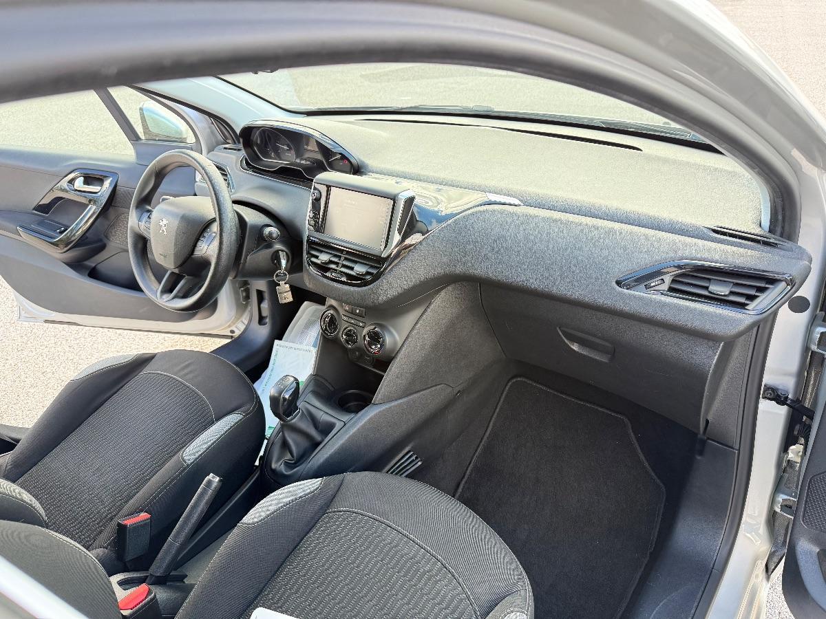 PEUGEOT - 208 - BlueHDi 75 S&S 5p. Active