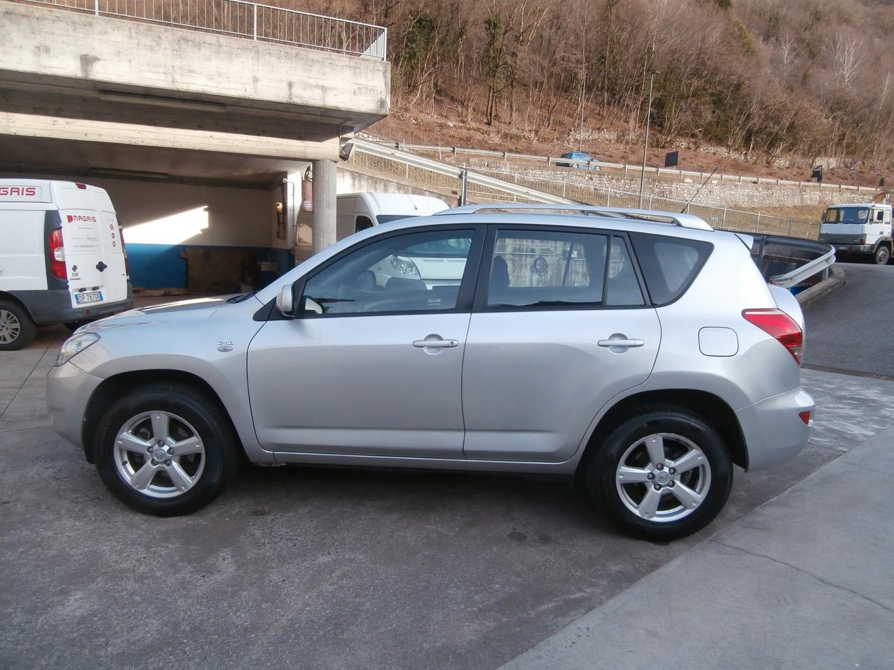 Toyota RAV 4 RAV4 2.2 D-4D 136 CV Unica proprietaria