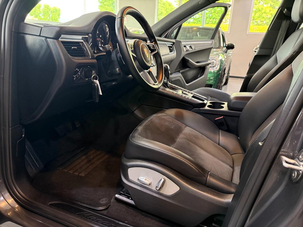Porsche Macan 2.0 252cv pdk