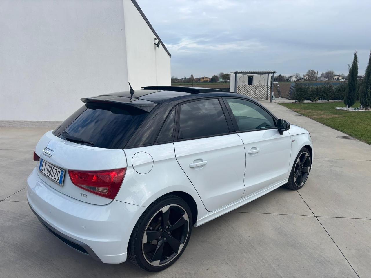 Audi A1 SPB 1.6 TDI S tronic S line edition