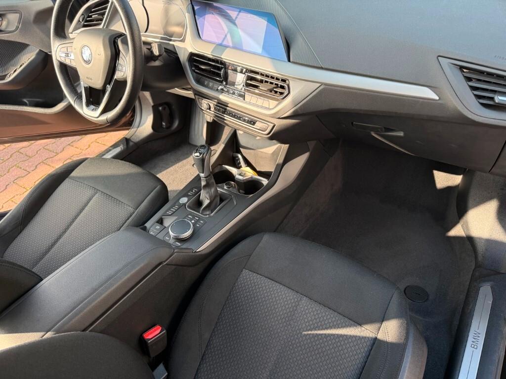 Bmw 116 116d 5p. Business Advantage