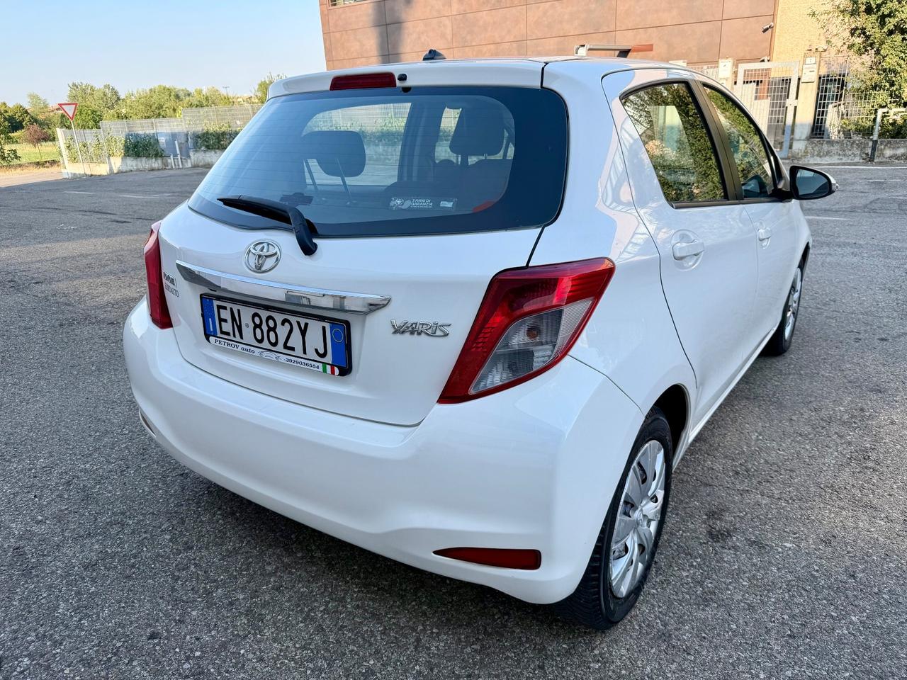 Toyota Yaris 1.0benz 2012 120.000km per neopatentati