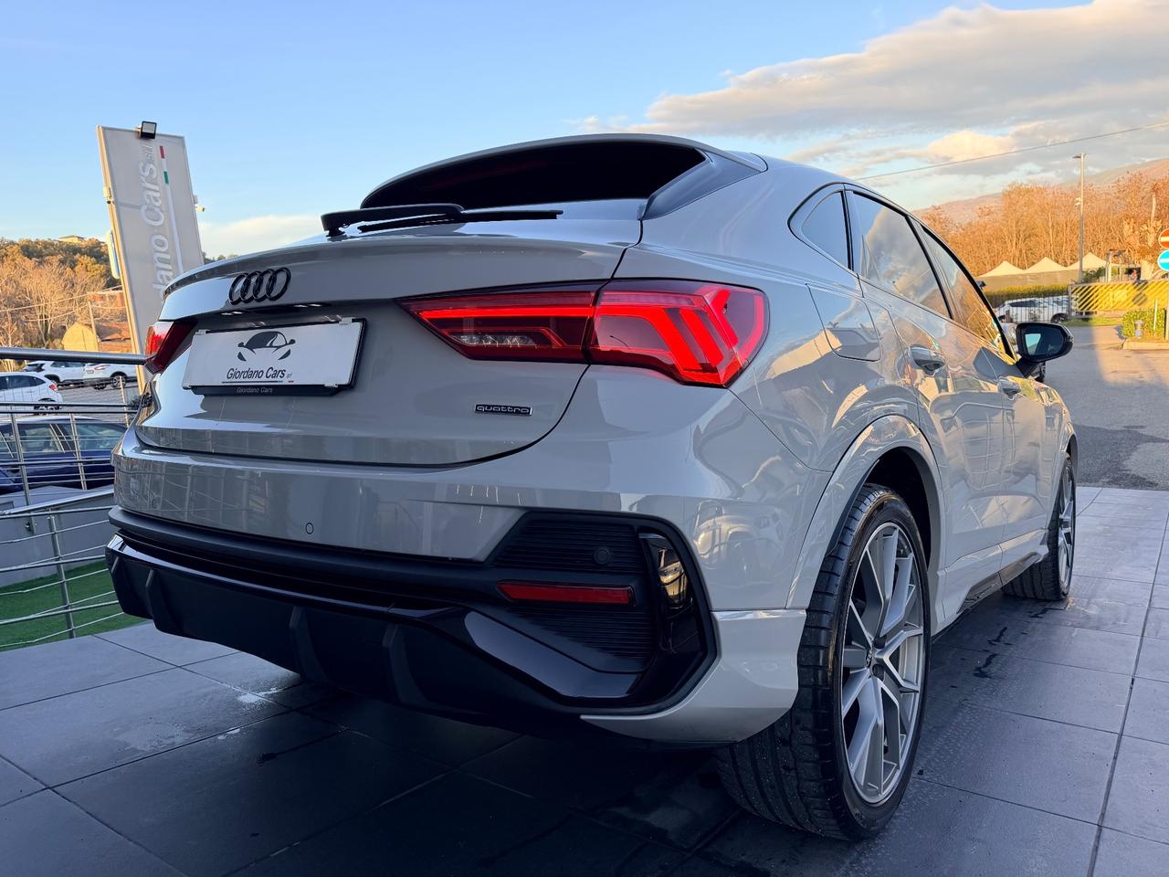 Audi Q3 SPB 40 TDI quattro 200cv S tronic line edition gesso