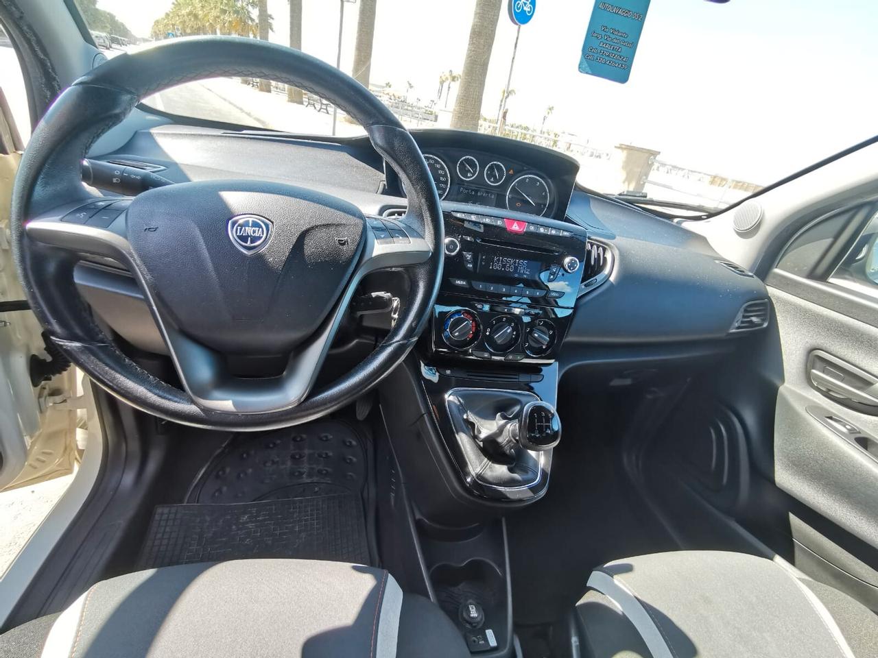 Lancia Ypsilon 1.3 MJT 16V 95 CV 5P. Gold - 2015