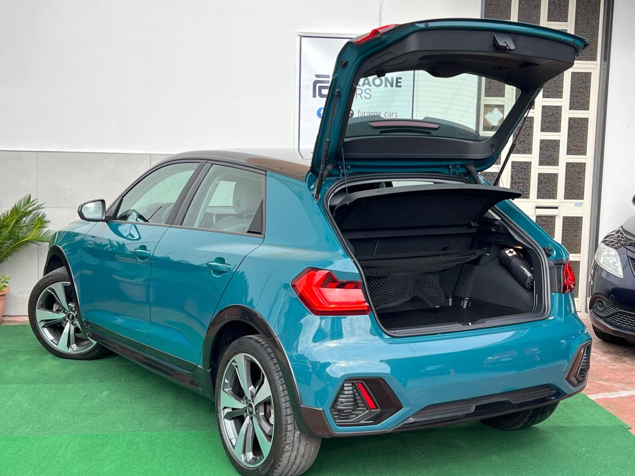 Audi A1 citycarver 30 TFSI S tronic Identity Contrast