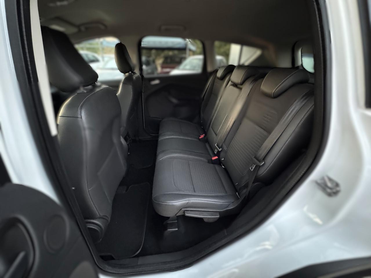 Ford Kuga 1.5 TDCI 120 CV S&S 2WD Powershift Titanium