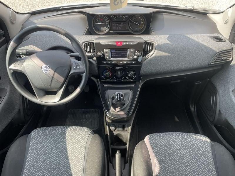 Lancia Ypsilon 1.0 FireFly 5 porte S&S Hybrid Silver