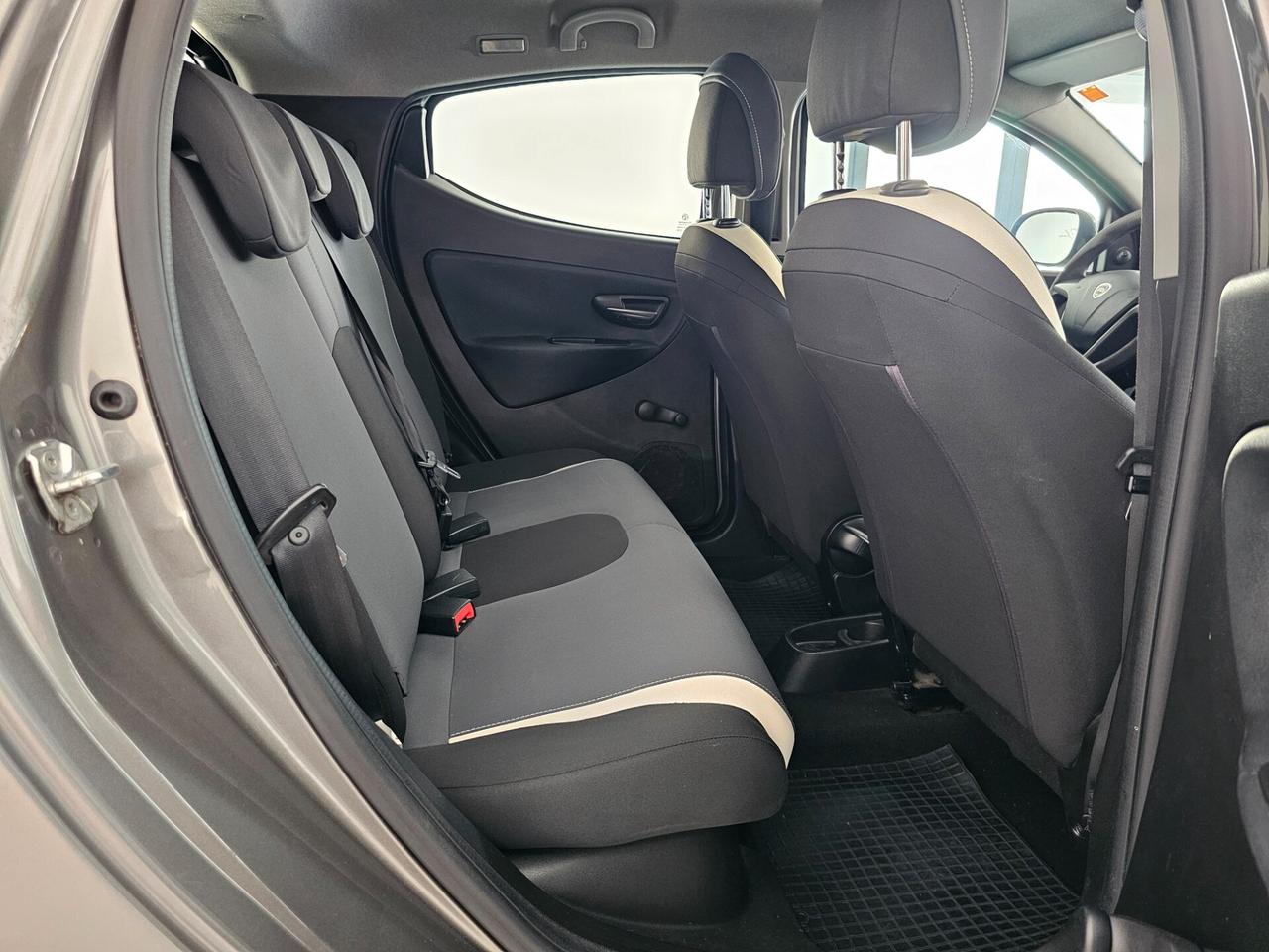 Lancia Ypsilon 1.2 69 CV 5 porte GPL Ecochic Elefantino