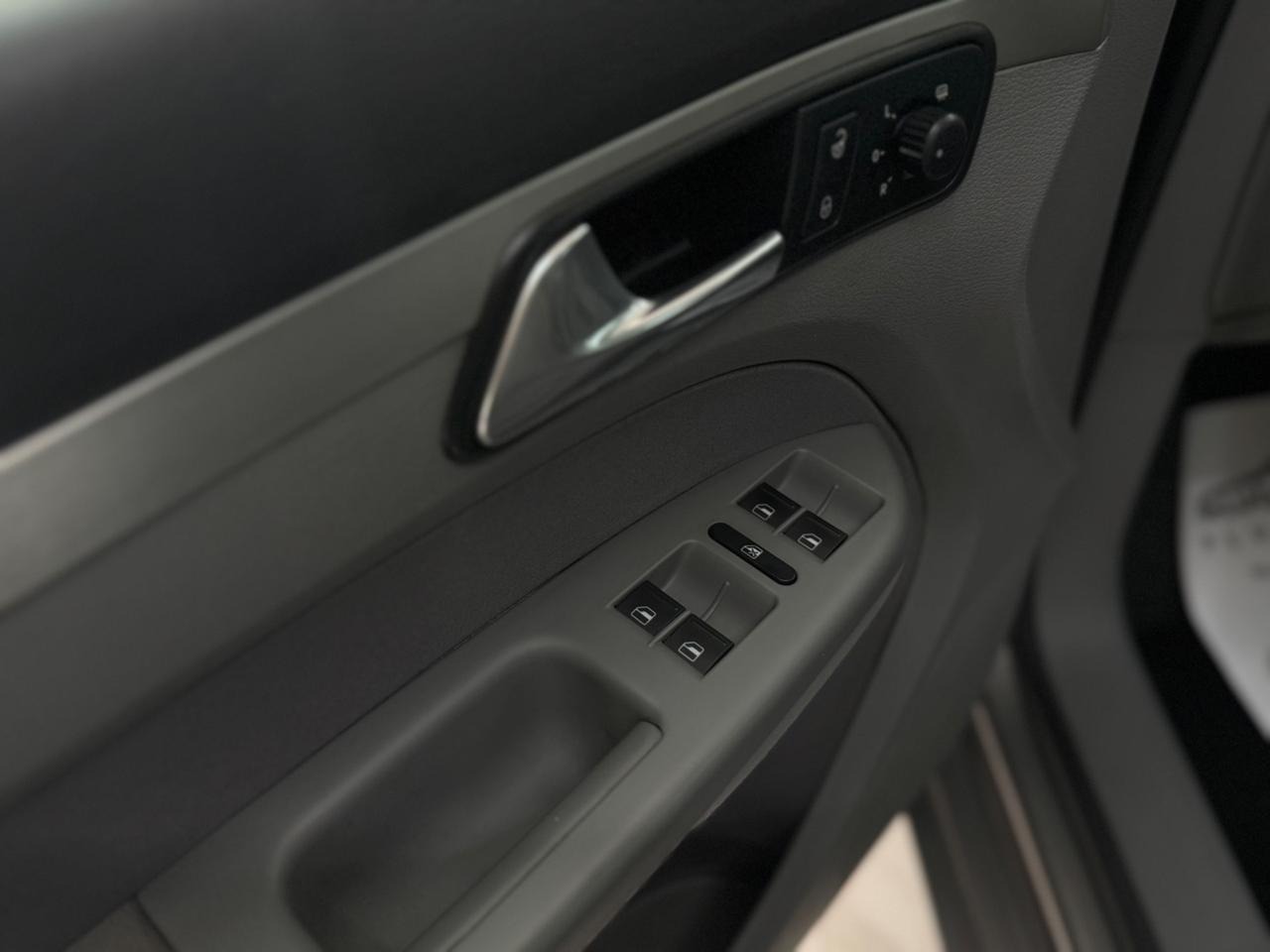 Volkswagen Touran 2.0 F DSG Highline