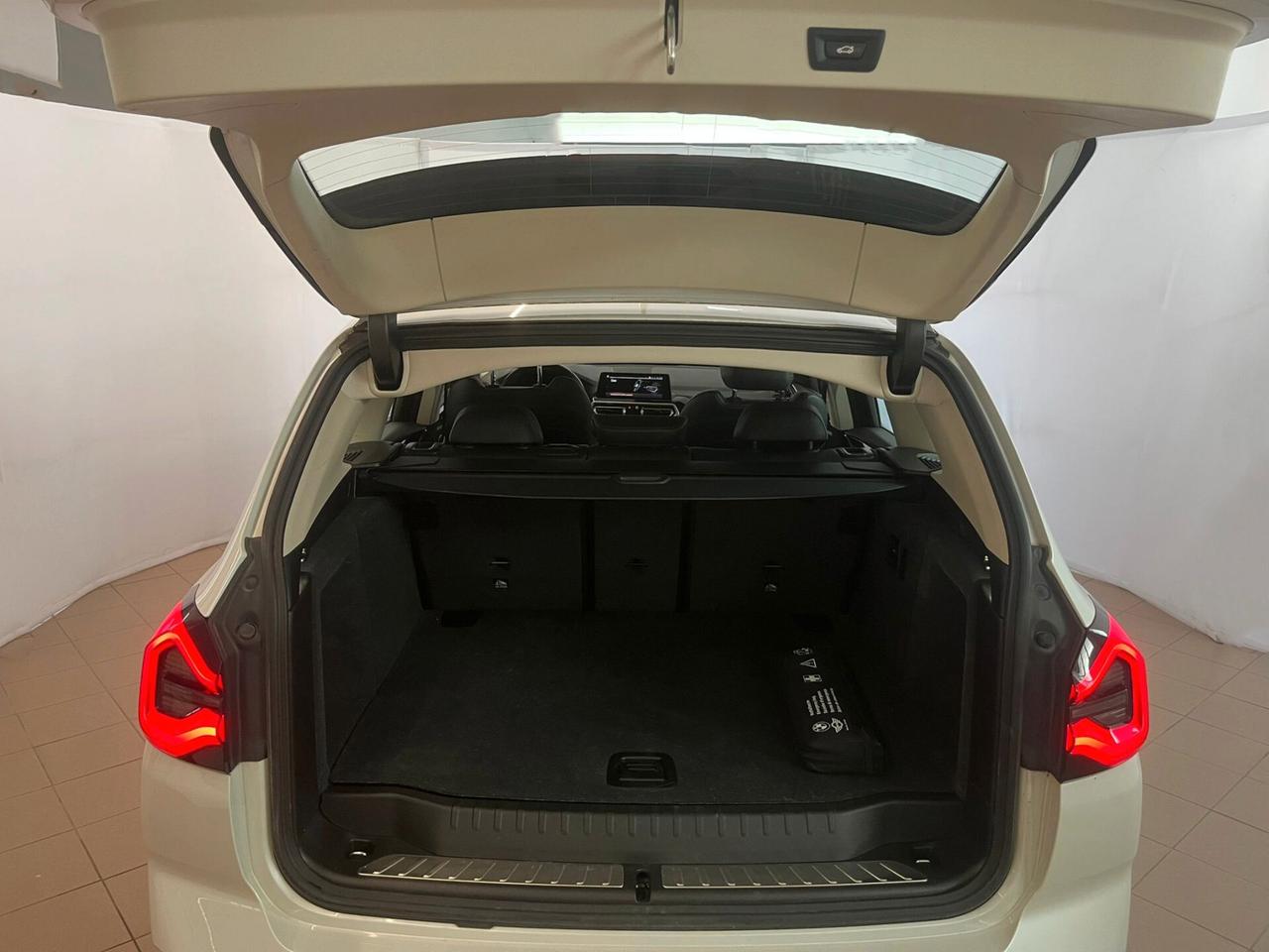 Bmw X3 sDrive18d 48V