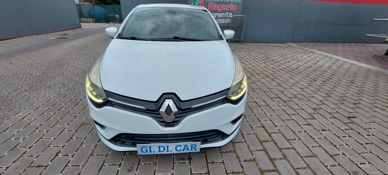 CLIO 1,5 DIESEL 90 CV DUEL NAVIGATORE LED CRUISE SENSORI X NEOPATENTATI IMPECCABILE