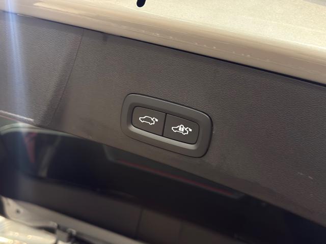 VOLVO XC40 B3 automatico Plus Bright