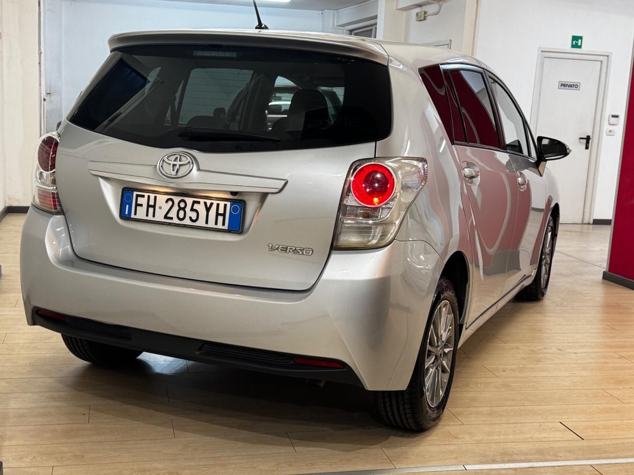 Toyota Verso 1.6 D-4D-Euro6-Telecamera-Garantita-Permute-