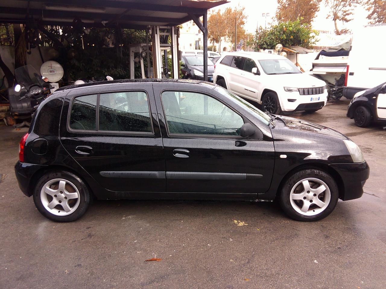 Renault Clio Storia 1.2 5 porte Confort 06