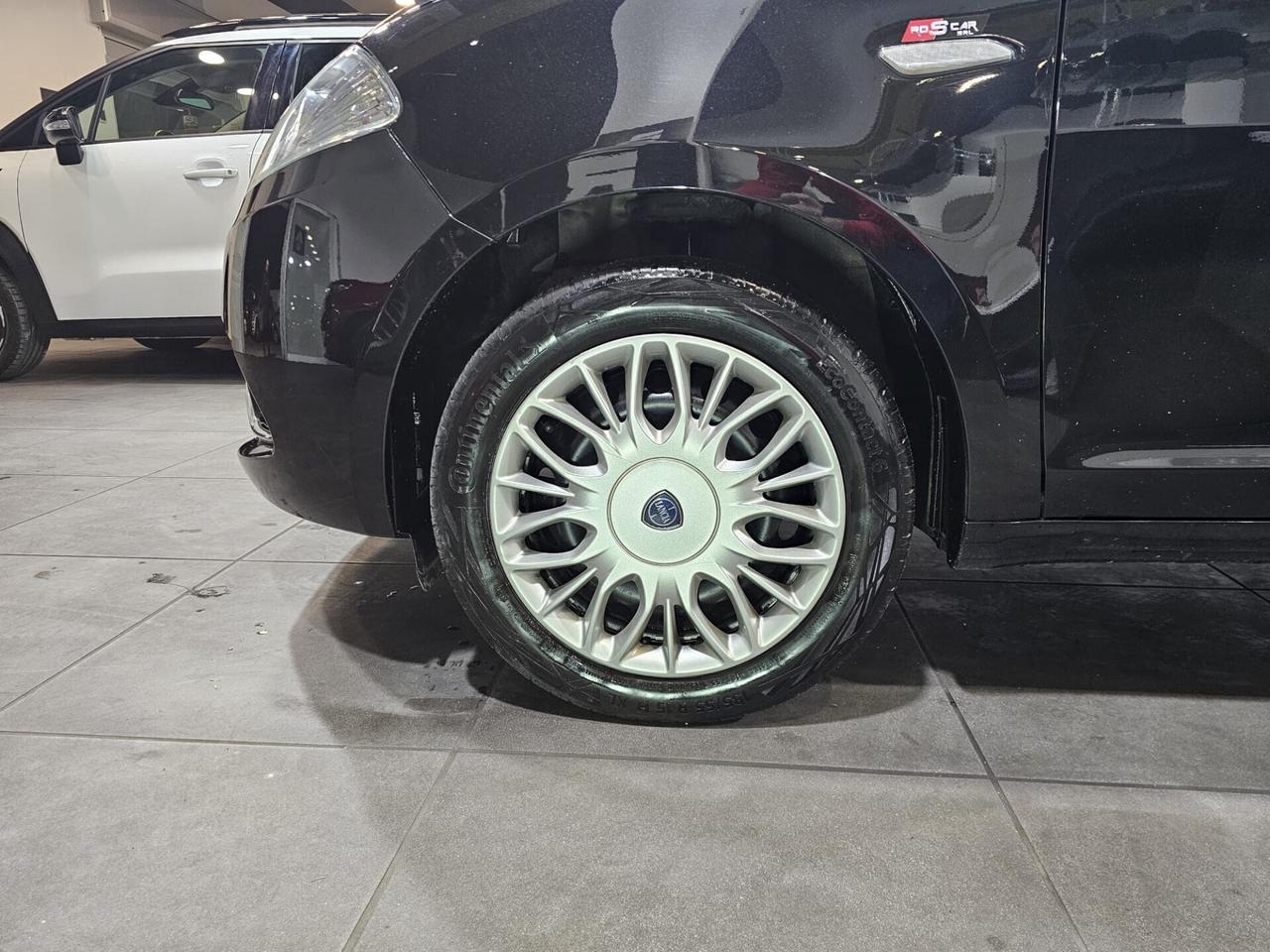 Lancia Ypsilon 1.2 69 CV 5 porte benz.