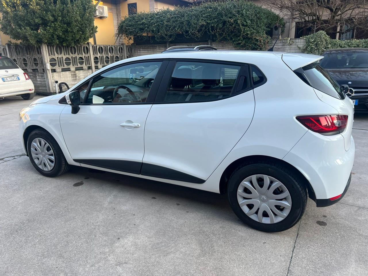 Renault Clio 1.2 benzina 5 porte