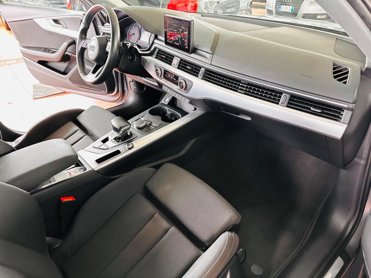 Audi A4 35 TDI 150CV S-Tronic 7Marce F1 S-Line