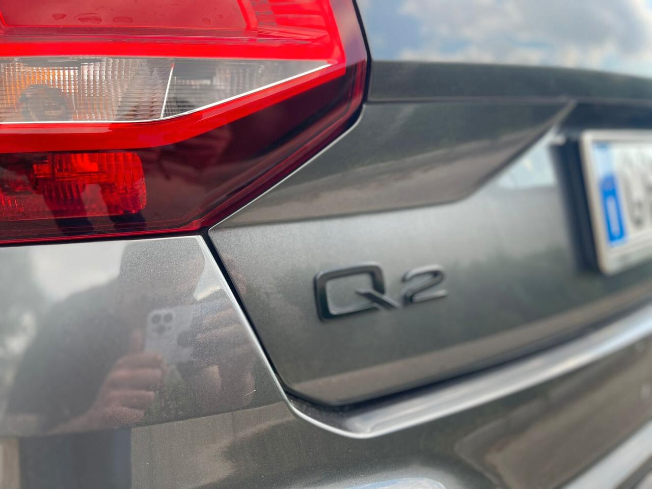 Audi Q2 40 TFSI quattro S tronic Identity Black