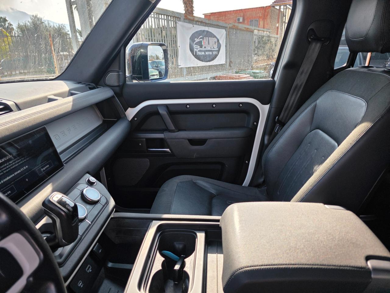 Land Rover Defender 110 2.0 SD4 240CV AWD Auto 72 Yrs. WEB Edition