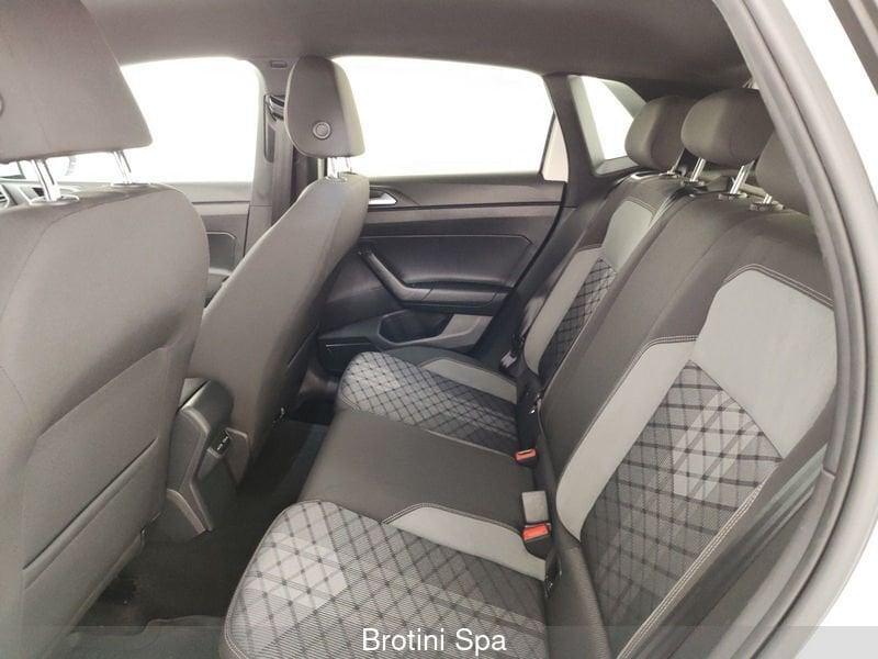 Volkswagen Polo 1.0 TSI DSG R-Line