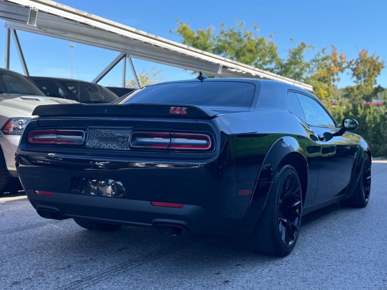 Dodge Challenger scatpack 392