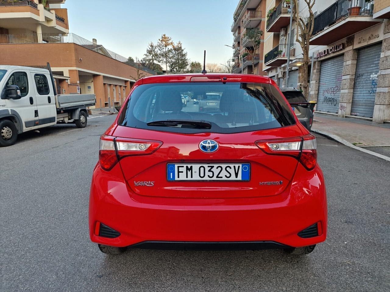Toyota Yaris 1.5 Hybrid 5 porte Ok neopatentati
