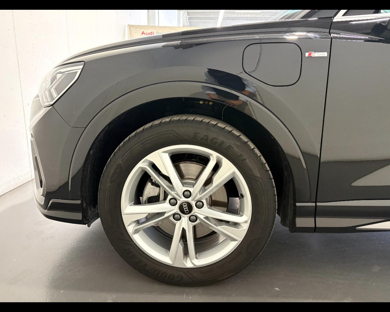 AUDI Q3 45 TFSIe S-TRONIC S-LINE EDITION