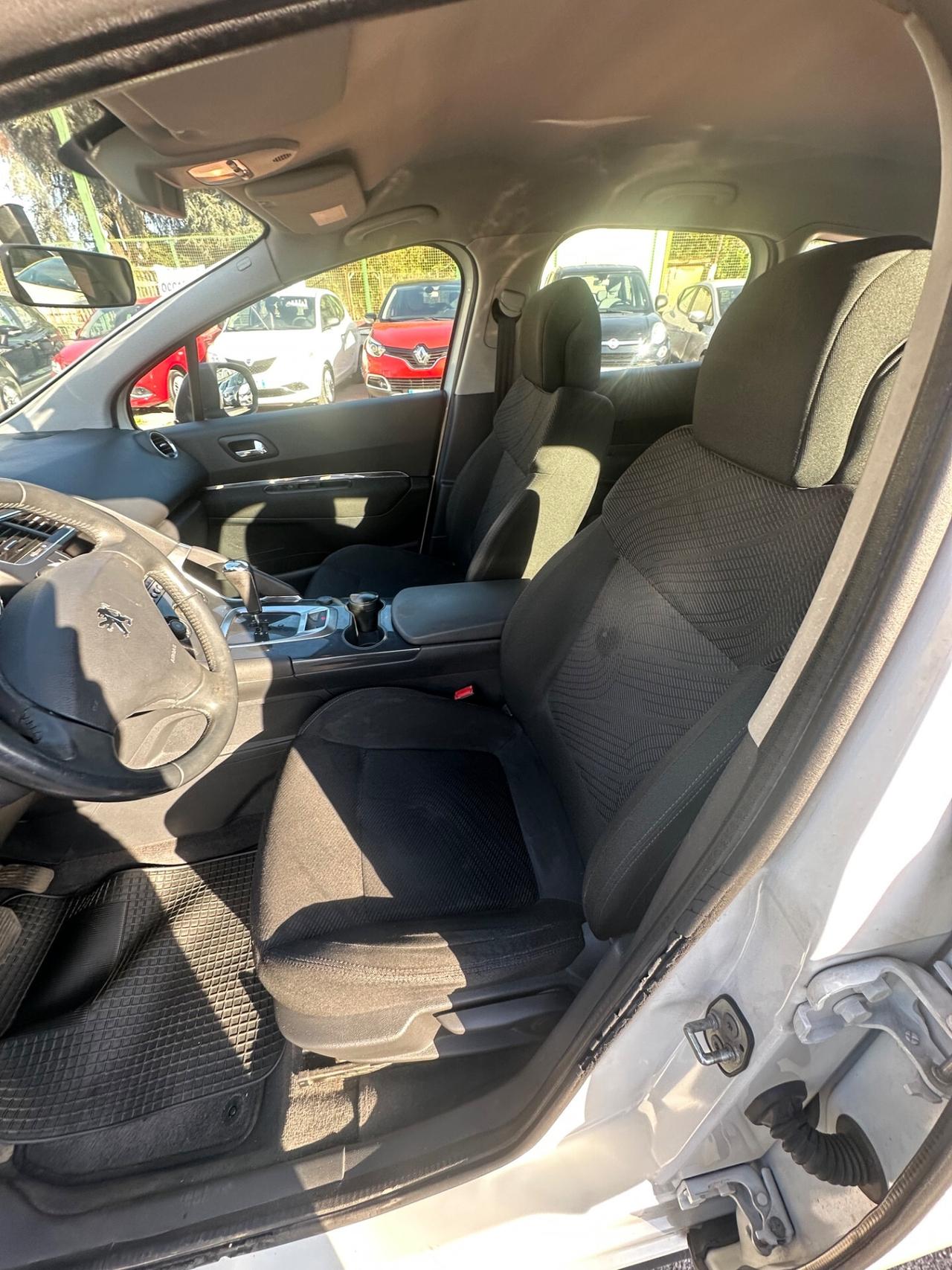 Peugeot 3008 1.6 HDi 110CV cambio robotizzato Business