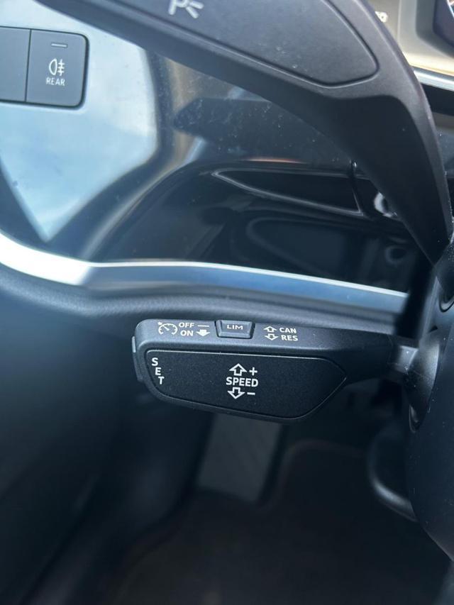 AUDI Q3 35 TDI S tronic Business