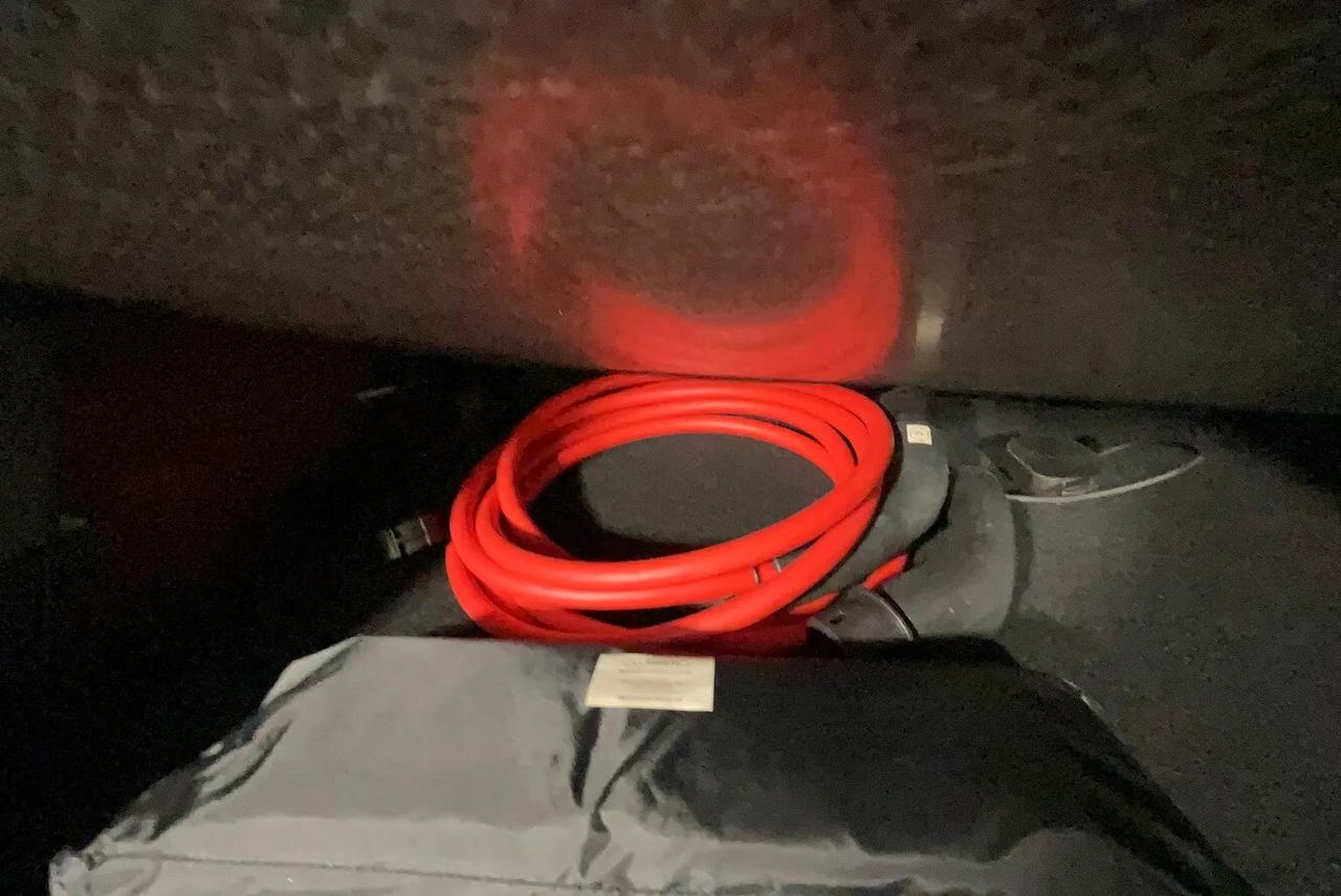 Peugeot 2008 motore elettrico 136 CV Active