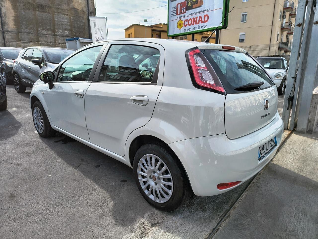 FIAT PUNTO 1.4 BENZINA UNICOPROPRIETARIO ANNO 2013