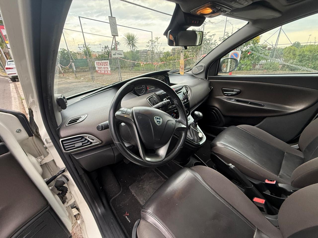 Lancia Ypsilon 0.9 TwinAir 85 CV 5 porte S&S DFN Platinum