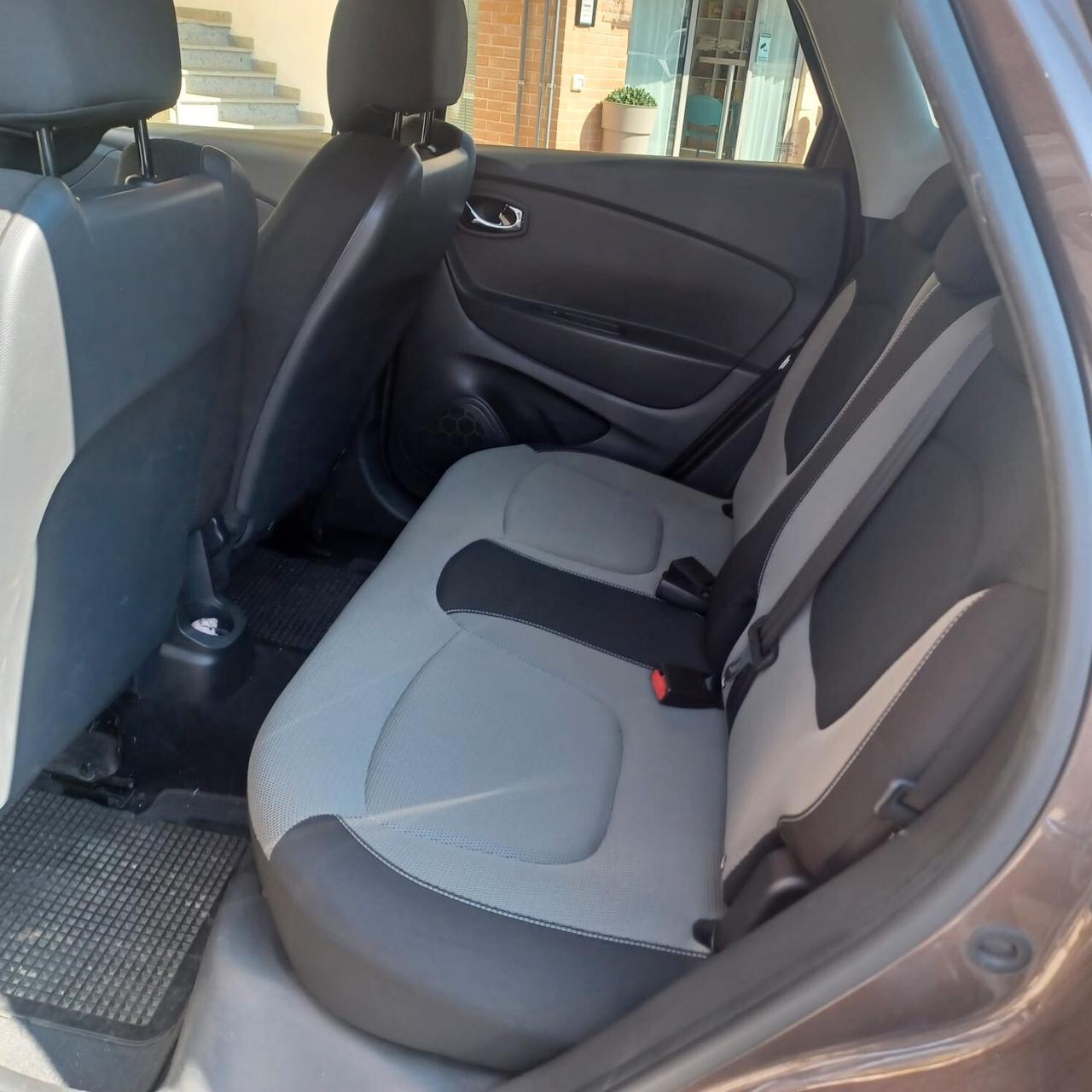 TENUTA IN MODO MANIACALE SEMPRE IN GARAGE CAPTUR 1.5