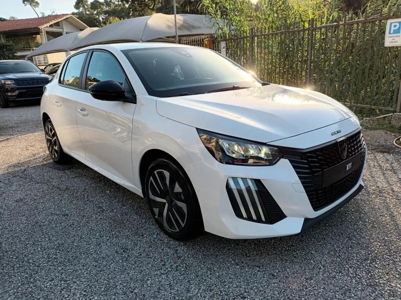 Peugeot 208 PureTech 100cv 5 porte Active*NAVI*PDC