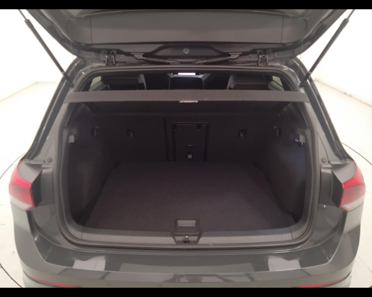 VOLKSWAGEN Golf VIII 2020 - Golf 1.5 tsi evo R-Line 130cv