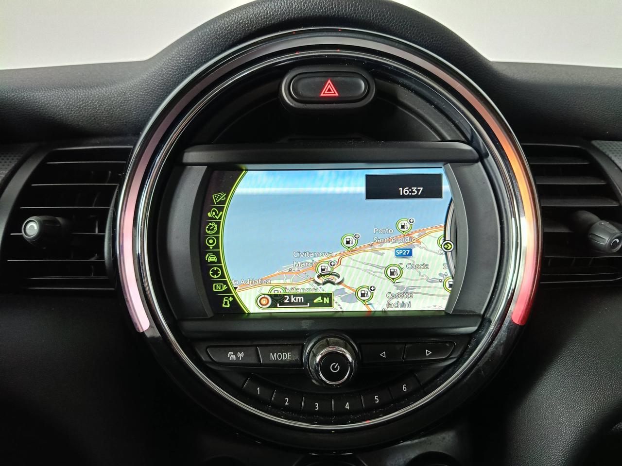 MINI Mini IV F55-F56 2014 - Mini 1.5 Cooper D Business 5p auto