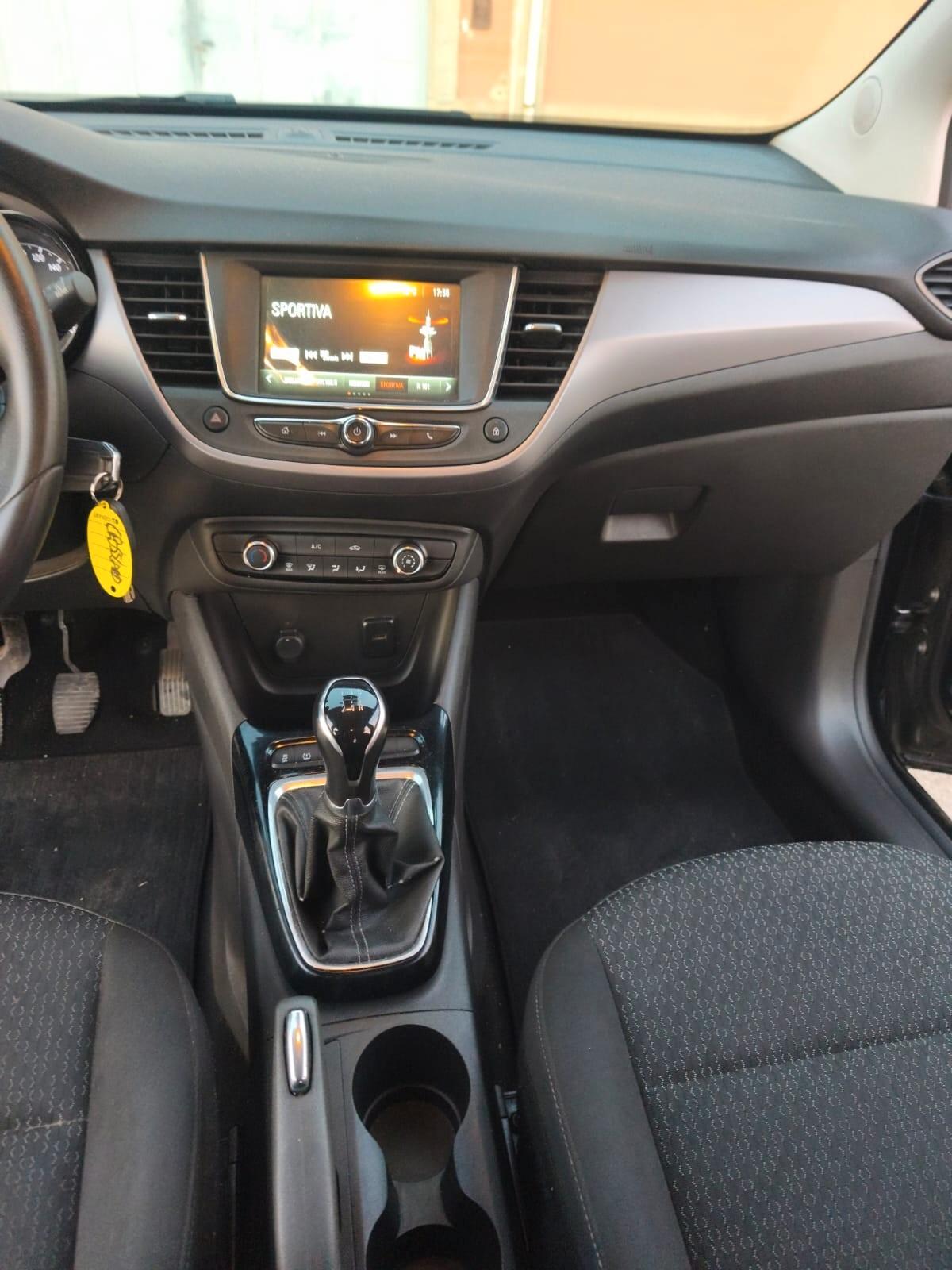 Opel Crossland X 2019---1.2 Benzina Neopatentati