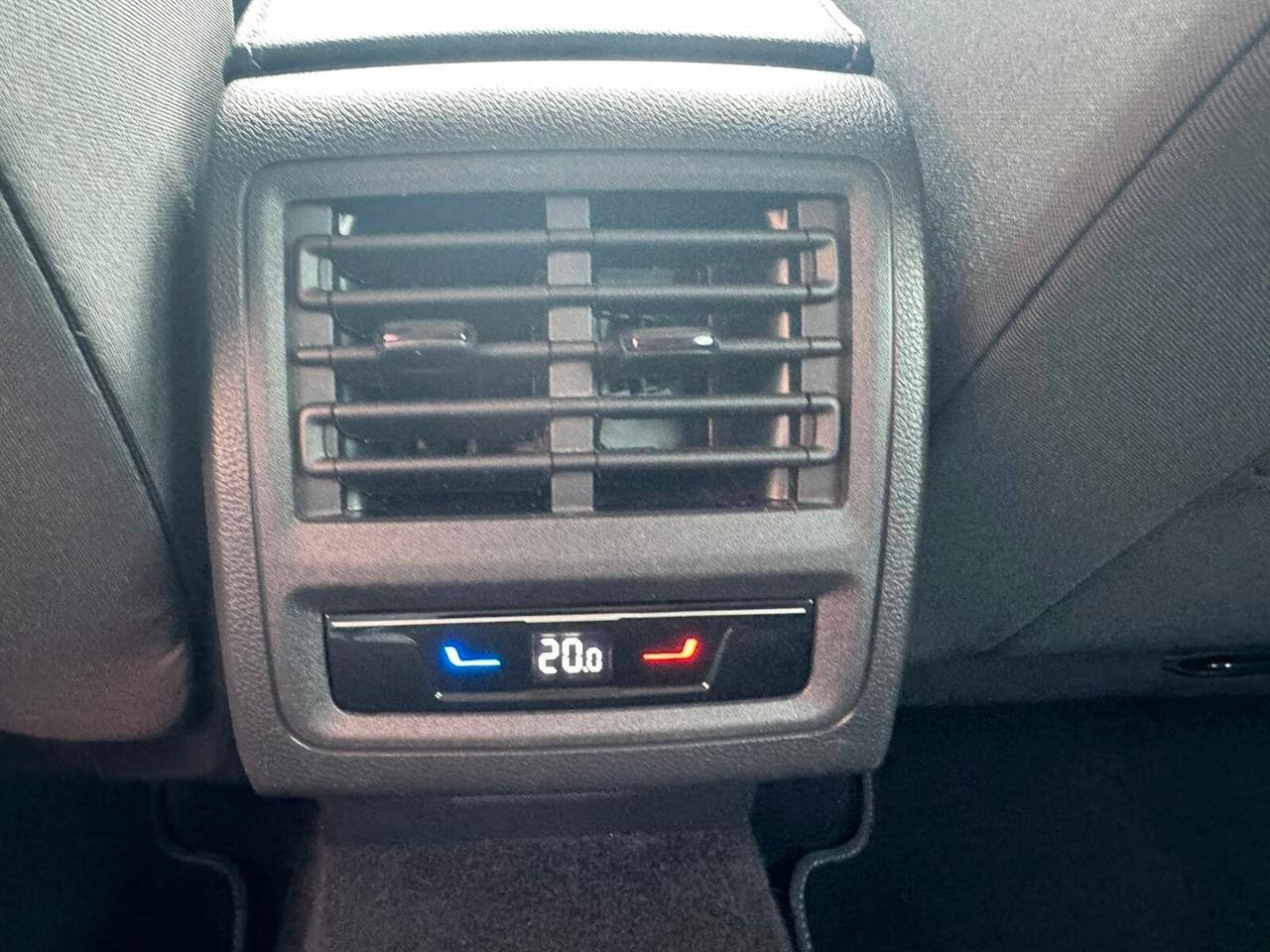 Volkswagen Golf 2.0 tdi Style 115cv dsg