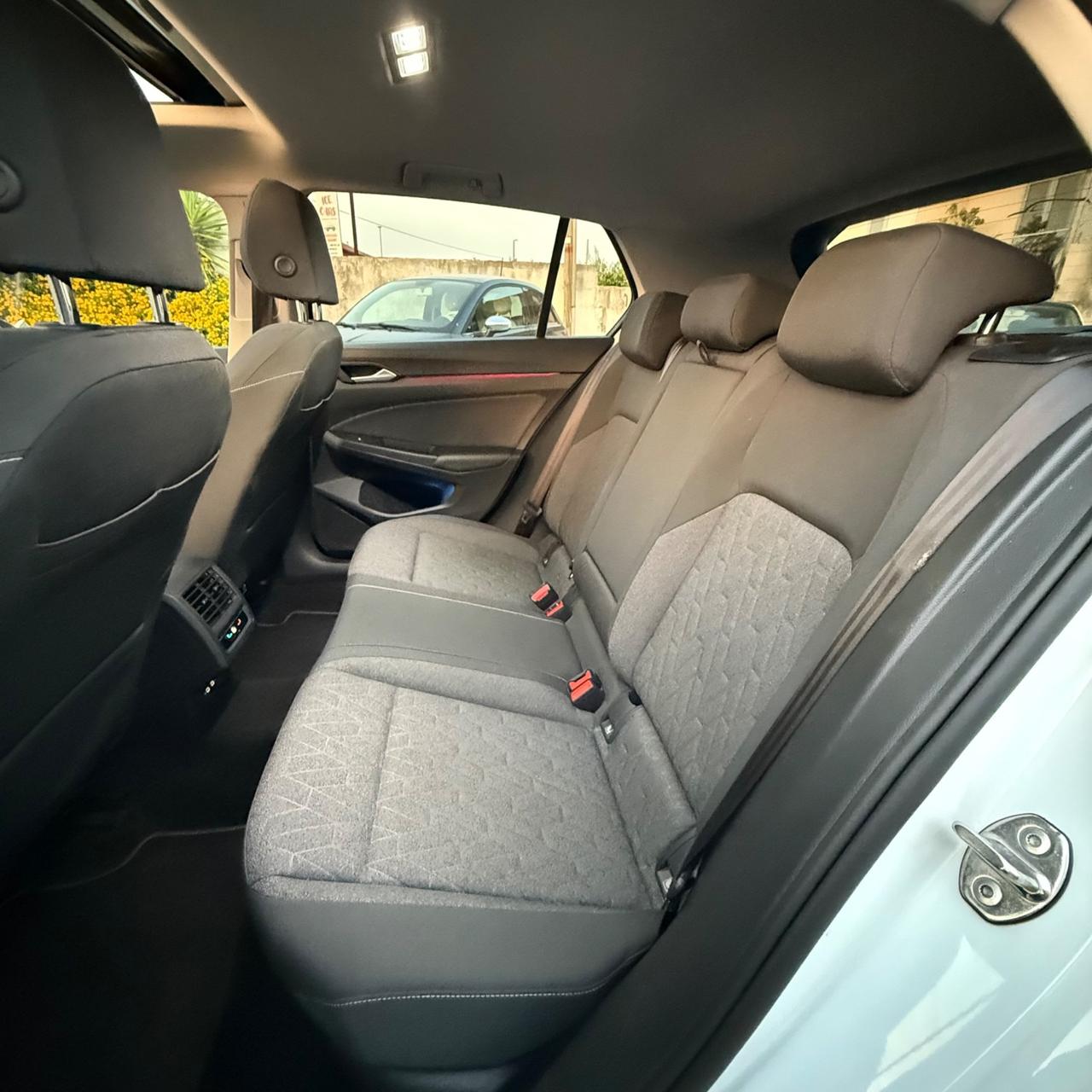 Volkswagen Golf 2.0 TDI DSG Move - Tetto Apribile
