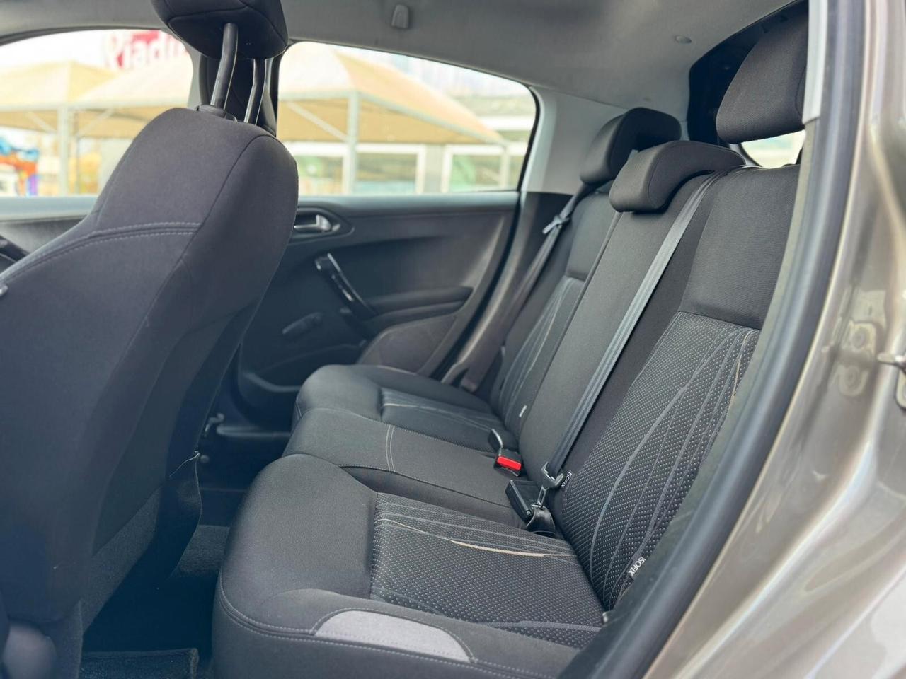 Peugeot 208 1.2 VTi 82 CV 5 porte Allure