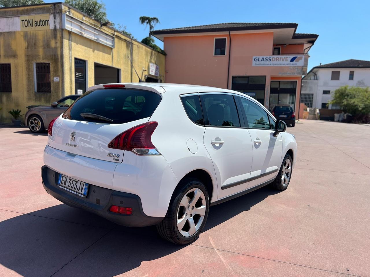 Peugeot 3008 1.6 HDi 115CV Allure
