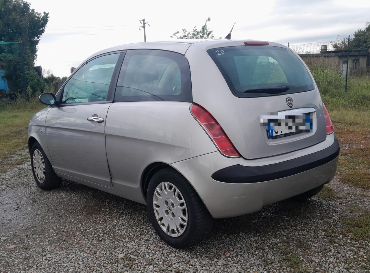 Lancia Ypsilon 1.2 Oro