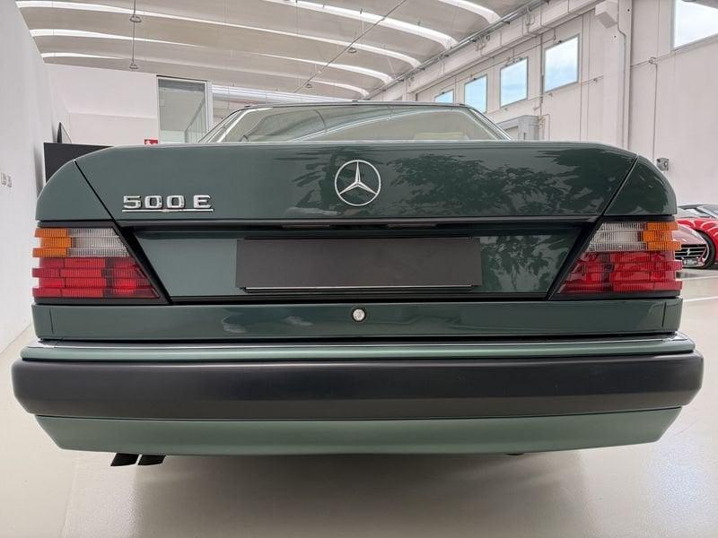 Mercedes-Benz W124 – 500E VERDE MALACHITE METALLICO