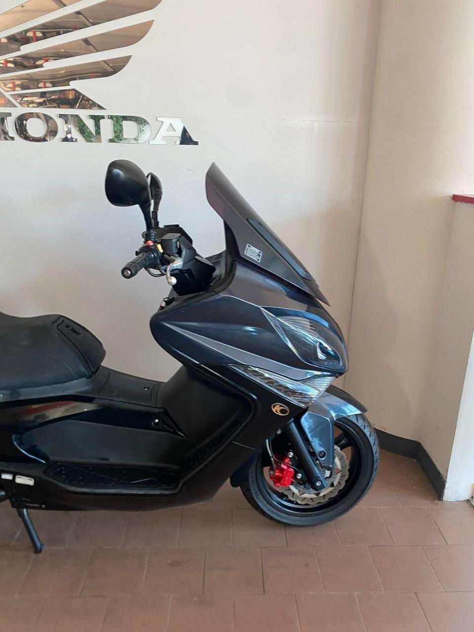 Kymco Xciting 300i r