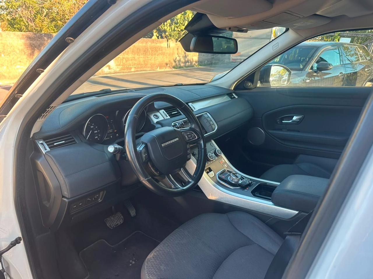 Land Rover Range Evoque 2.0 TD4 150 CV 5p. SE