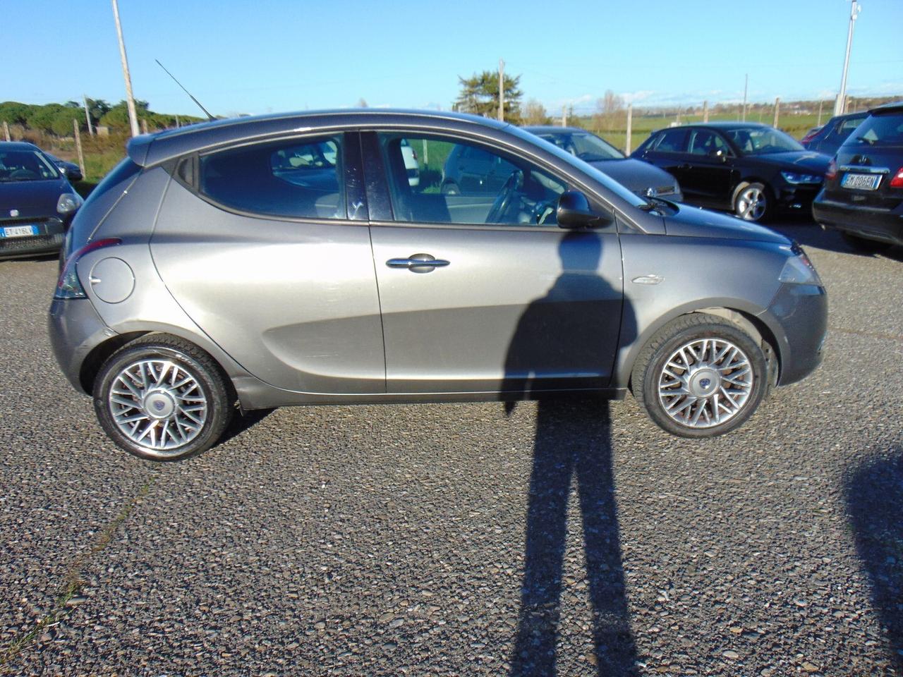lancia ypsilon 1.3 mjt