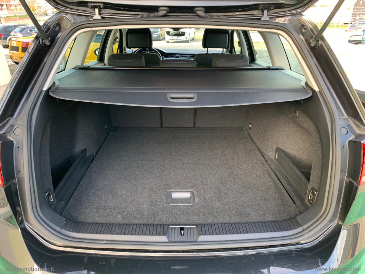 VOLKSWAGEN Passat Var. 2.0 TDI 122 CV EVO DSG Bus. - 2021